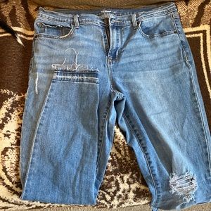 Old Navy curvy skinny jeans size 12 light distressing